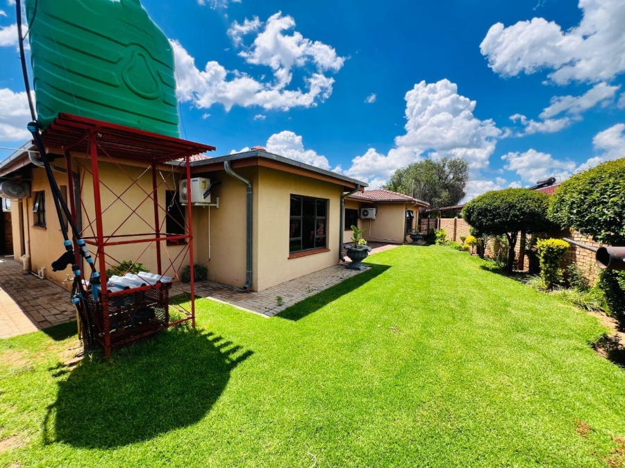 3 Bedroom Property for Sale in Mmabatho North West